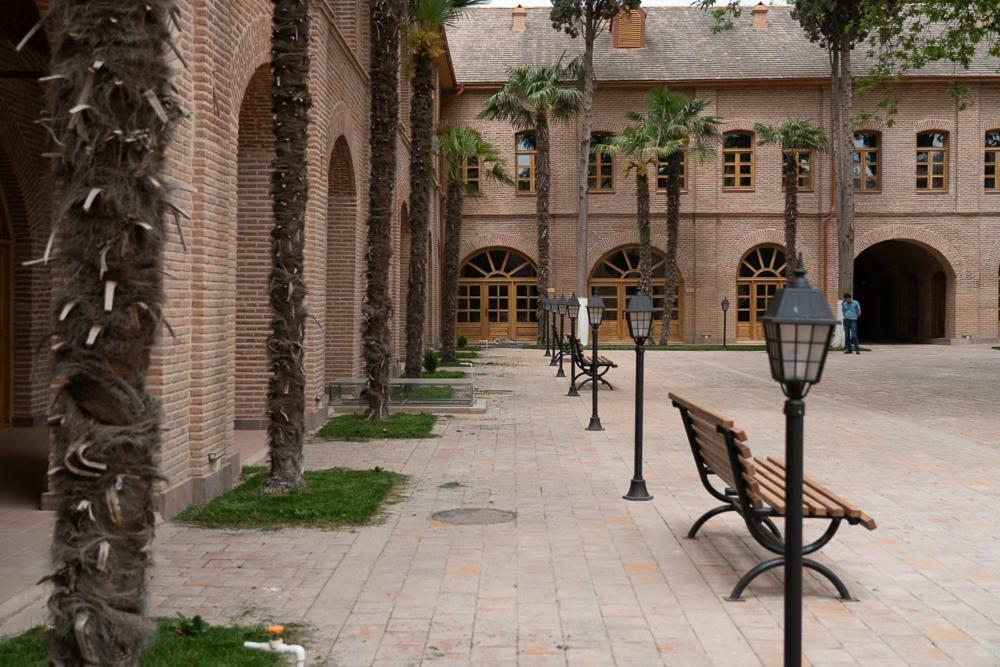 Khurma Hostel Gəncə Exteriör bild